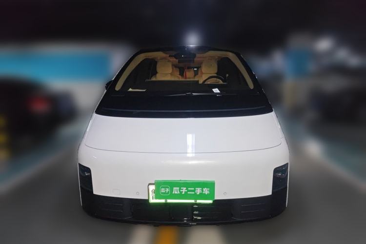 Used Li Auto MEGA 2025 Home Family Special Edition Front