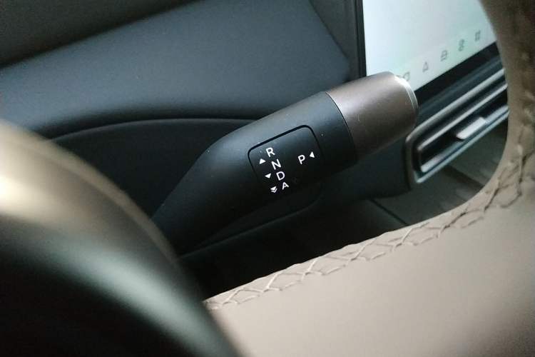 Used Li Auto MEGA 2025 Home Family Special Edition Gear Lever