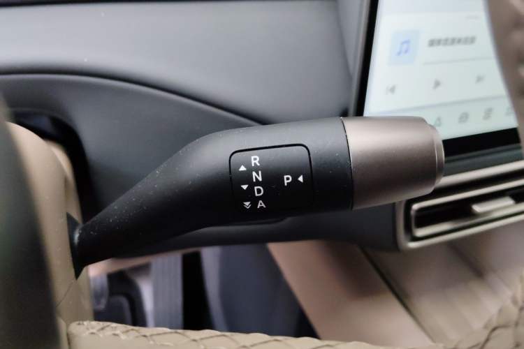 Used Li Auto MEGA 2025 Home Family Special Edition Gear Lever