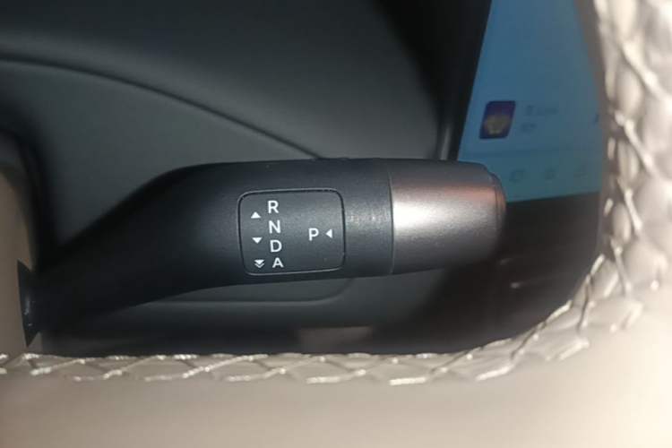 Used Li Auto MEGA 2025 Home Family Special Edition Gear Lever