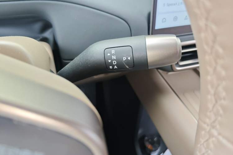 Used Li Auto MEGA 2025 Home Family Special Edition Gear Lever