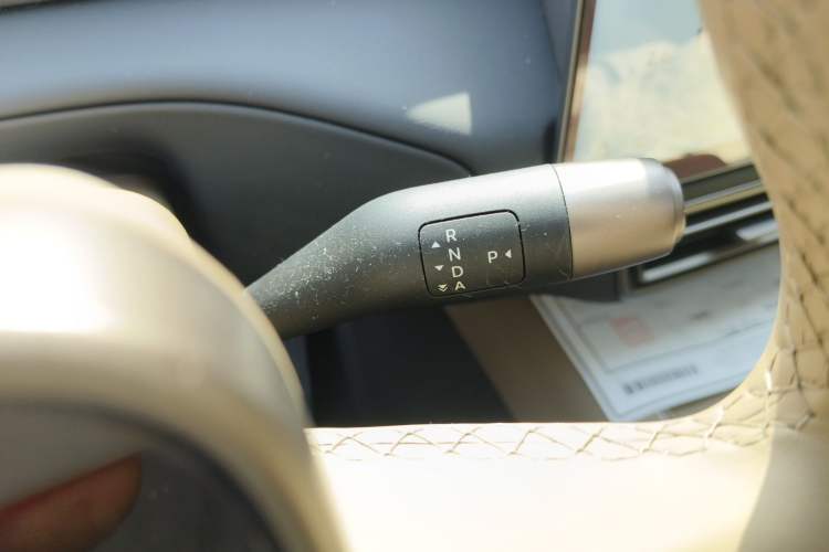 Used Li Auto MEGA 2025 Home Family Special Edition Gear Lever