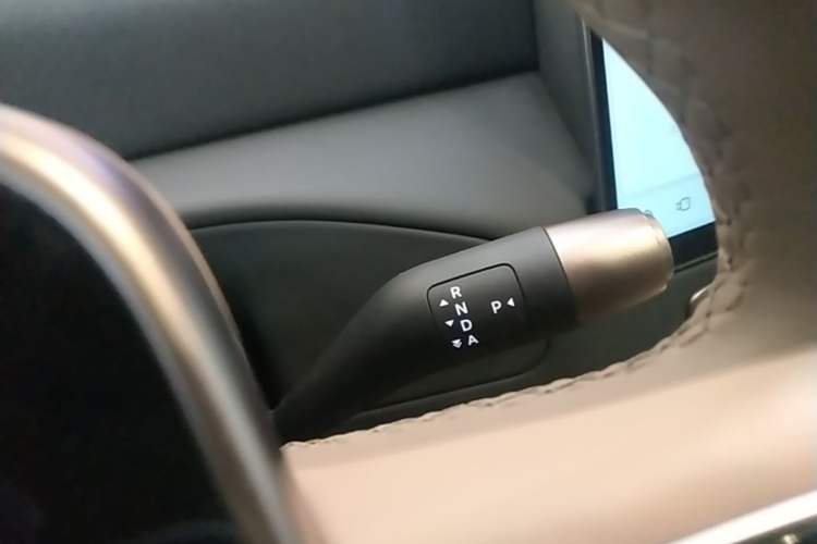 Used Li Auto MEGA 2025 Ultra Smart Refreshed Edition Gear Lever