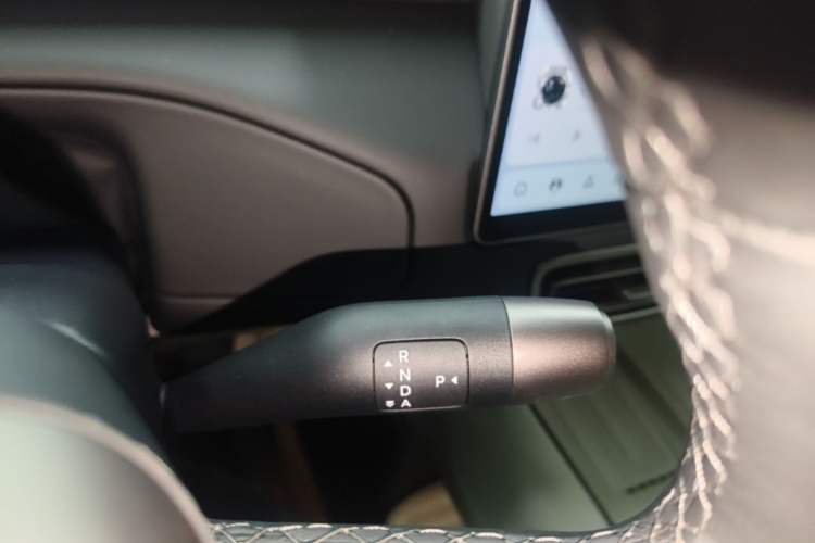 Used Li Auto MEGA 2025 Home Family Special Edition Gear Lever