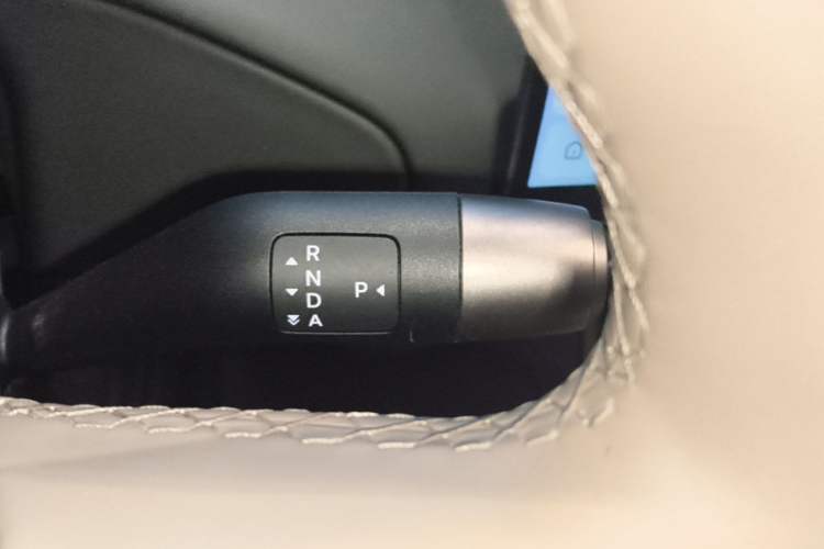 Used Li Auto MEGA 2025 Home Family Special Edition Gear Lever