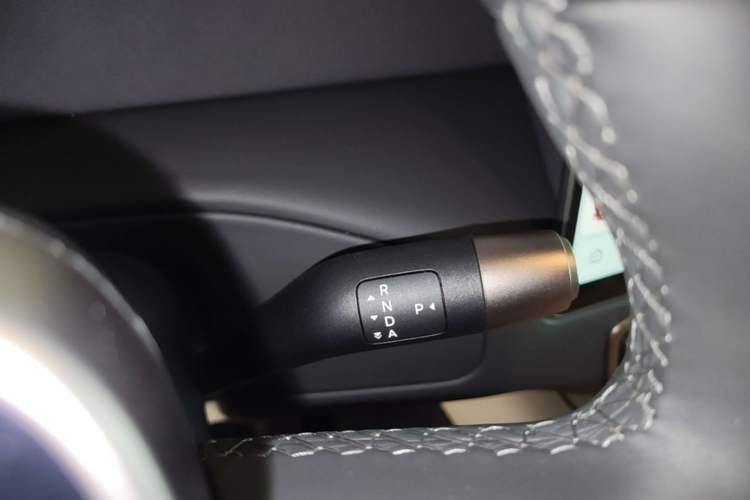 Used Li Auto MEGA 2025 Home Family Special Edition Gear Lever