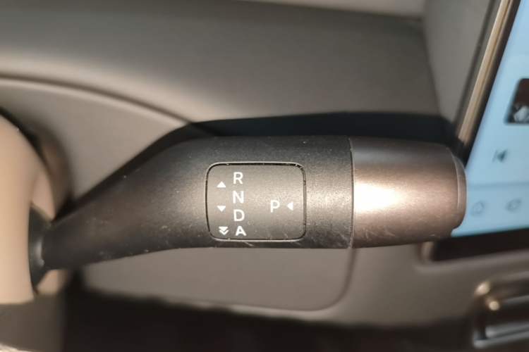 Used Li Auto MEGA 2025 Home Family Special Edition Gear Lever