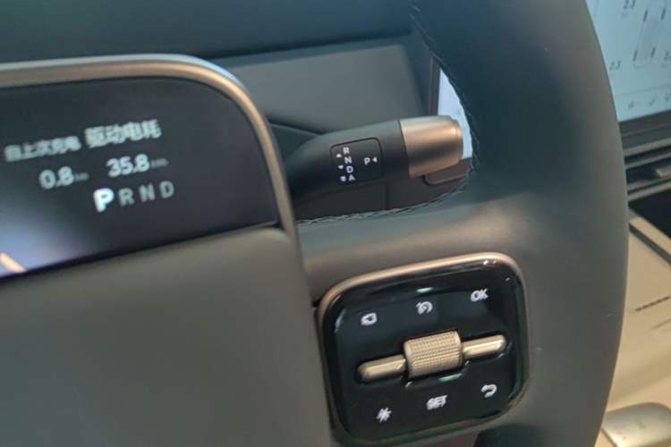 Used Li Auto MEGA 2025 Home Family Special Edition Gear Lever
