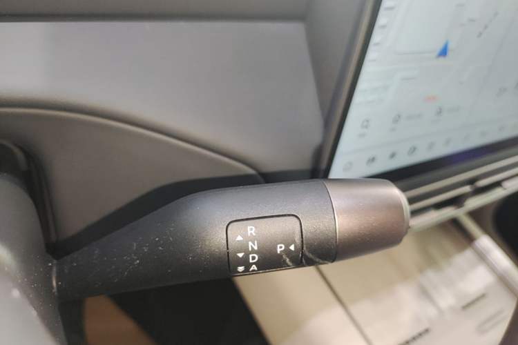 Used Li Auto MEGA 2025 Home Family Special Edition Gear Lever