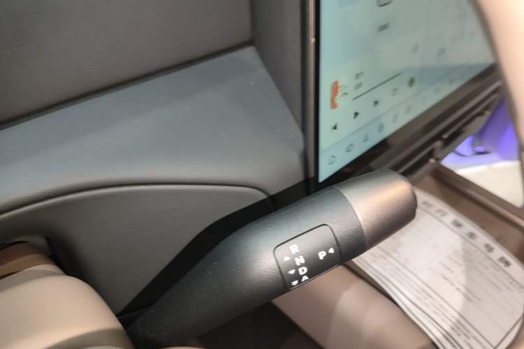 Used Li Auto MEGA 2025 Home Family Special Edition Gear Lever