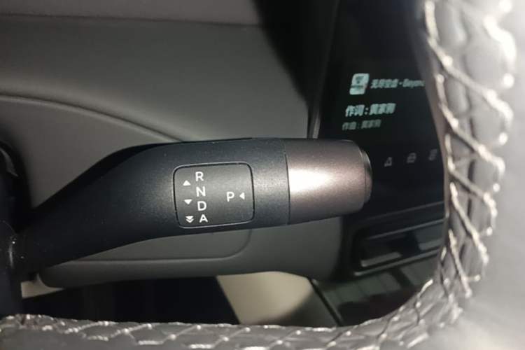 Used Li Auto MEGA 2025 Home Family Special Edition Gear Lever