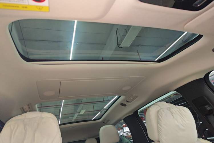 Used Li Auto MEGA 2025 Home Family Special Edition Headliner
