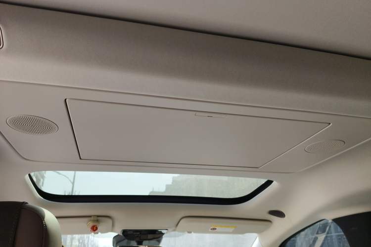 Used Li Auto MEGA 2025 Home Family Special Edition Headliner