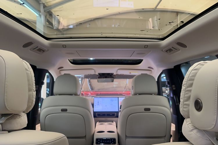 Used Li Auto MEGA 2025 Home Family Special Edition Headliner