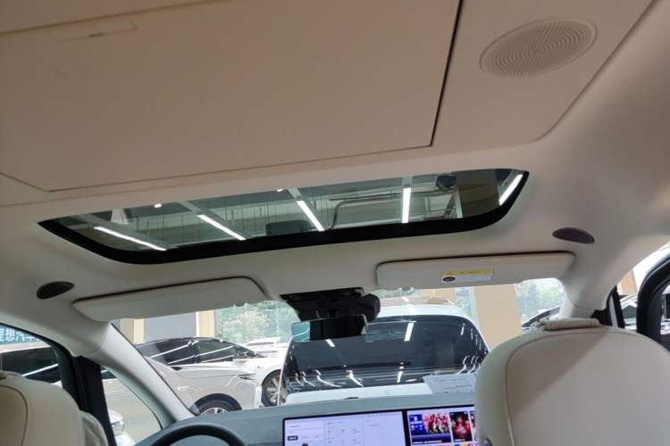 Used Li Auto MEGA 2025 Home Family Special Edition Headliner