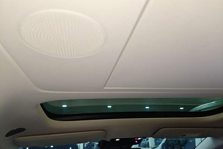Used Li Auto MEGA 2025 Home Family Special Edition Headliner