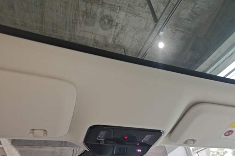 Used Li Auto MEGA 2025 Home Family Special Edition Headliner