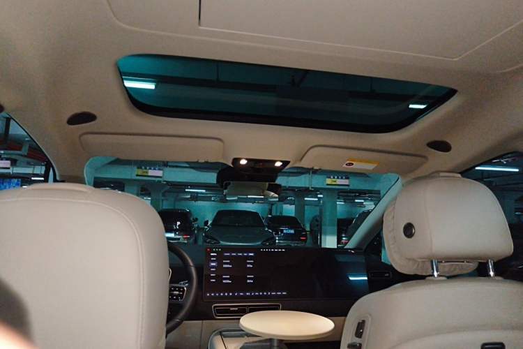 Used Li Auto MEGA 2025 Home Family Special Edition Headliner
