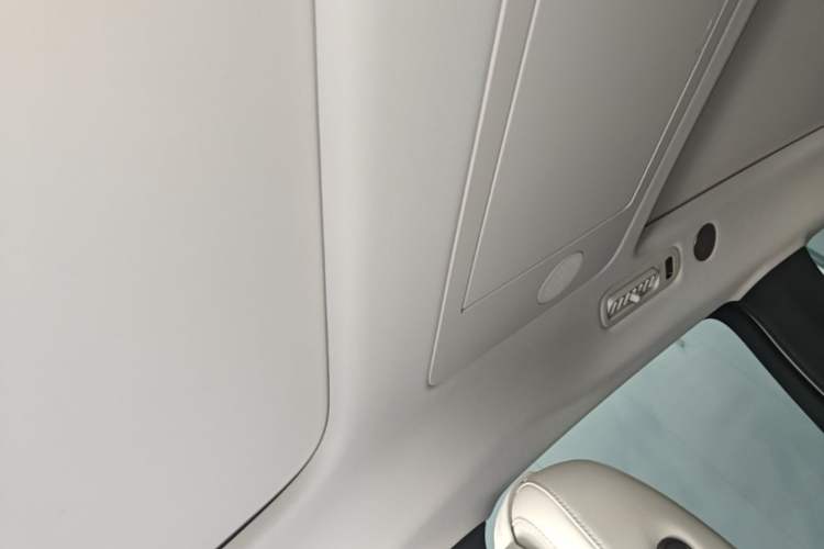 Used Li Auto MEGA 2025 Home Family Special Edition Headliner