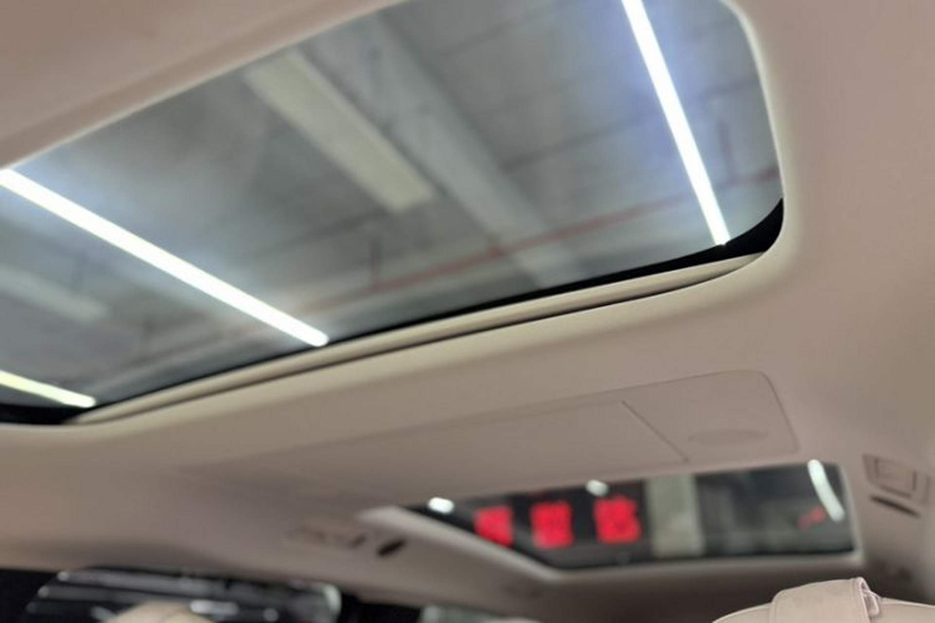 Used Li Auto MEGA 2025 Home Family Special Edition Headliner