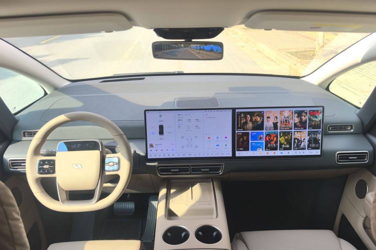 Used Li Auto MEGA 2025 Home Family Special Edition Interior 1