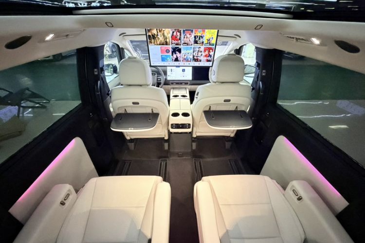 Used Li Auto MEGA 2025 Home Family Special Edition Interior 2