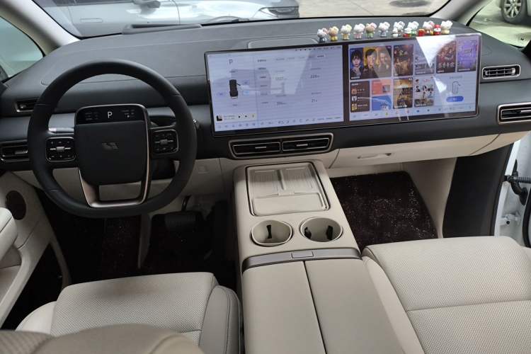 Used Li Auto MEGA 2025 Home Family Special Edition Interior 2