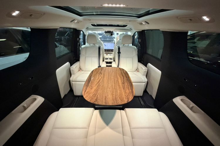 Used Li Auto MEGA 2025 Home Family Special Edition Interior 5