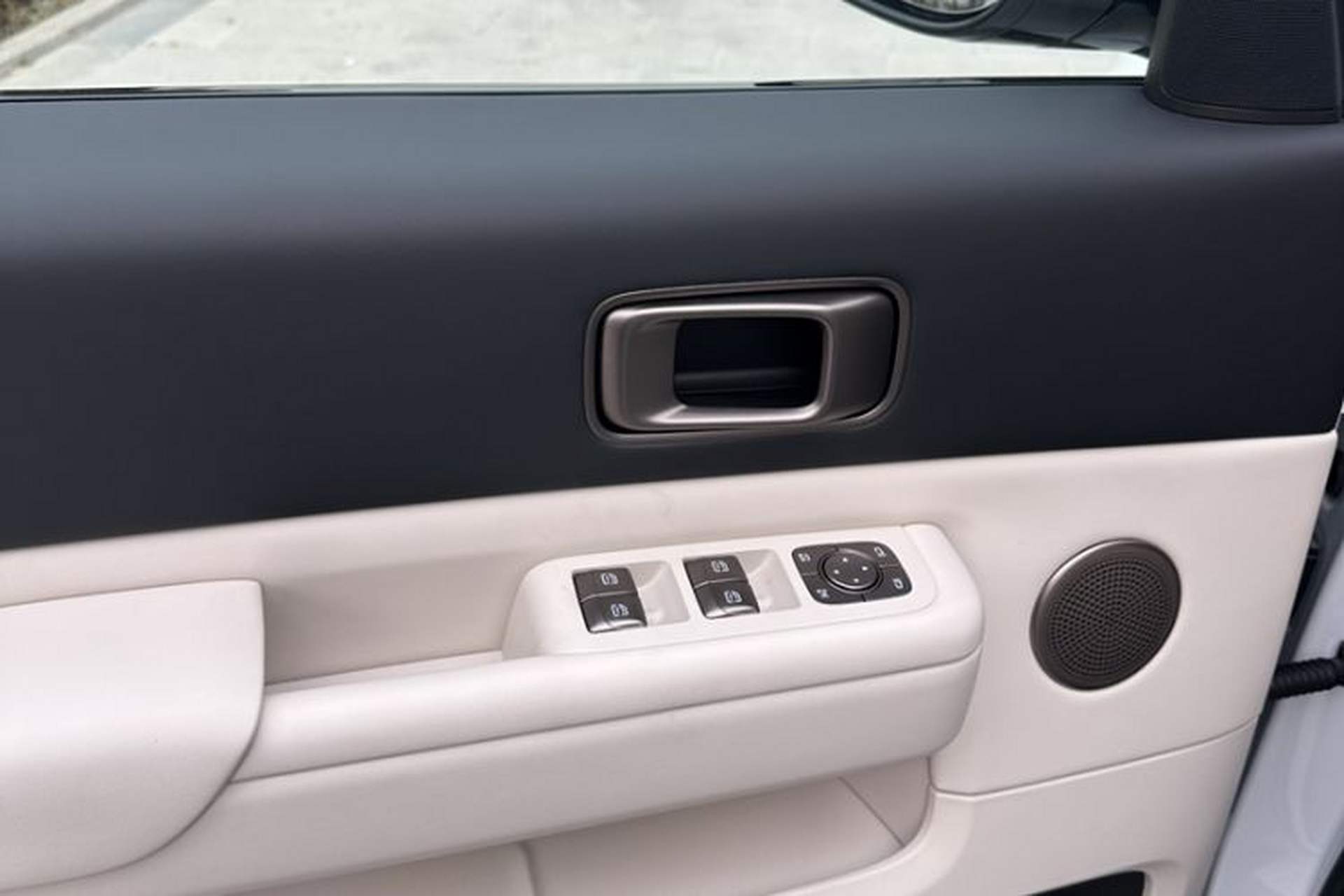 Used Li Auto MEGA 2025 Home Family Special Edition Interior 5