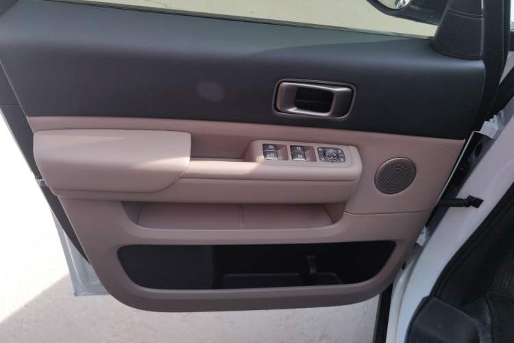 Used Li Auto MEGA 2025 Home Family Special Edition Interior 7