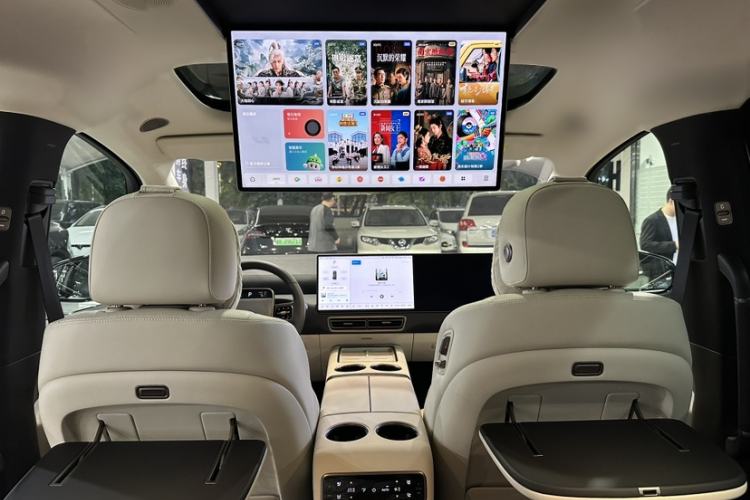 Used Li Auto MEGA 2025 Home Family Special Edition Interior 9