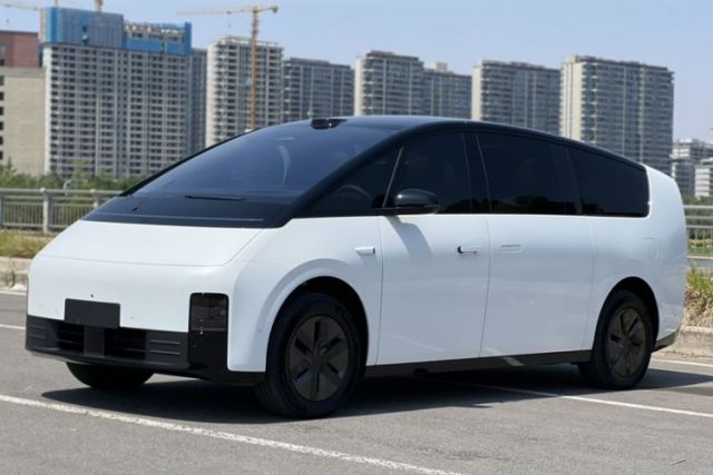 Used Li Auto MEGA 2025 Home Family Special Edition