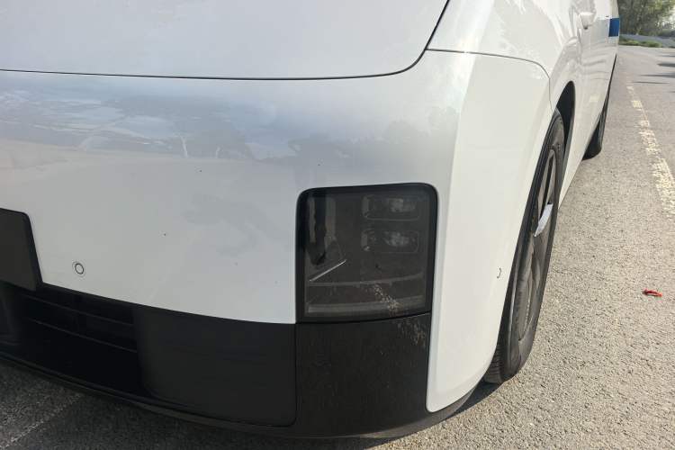 Used Li Auto MEGA 2025 Home Family Special Edition Left Front Headlight