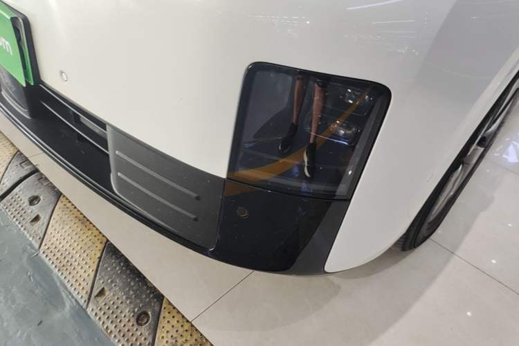 Used Li Auto MEGA 2025 Home Family Special Edition Left Front Headlight