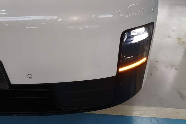 Used Li Auto MEGA 2025 Home Family Special Edition Left Front Headlight