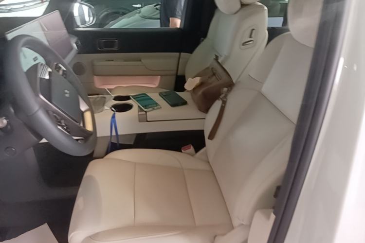 Used Li Auto MEGA 2025 Ultra Smart Refreshed Edition Left Front Seat