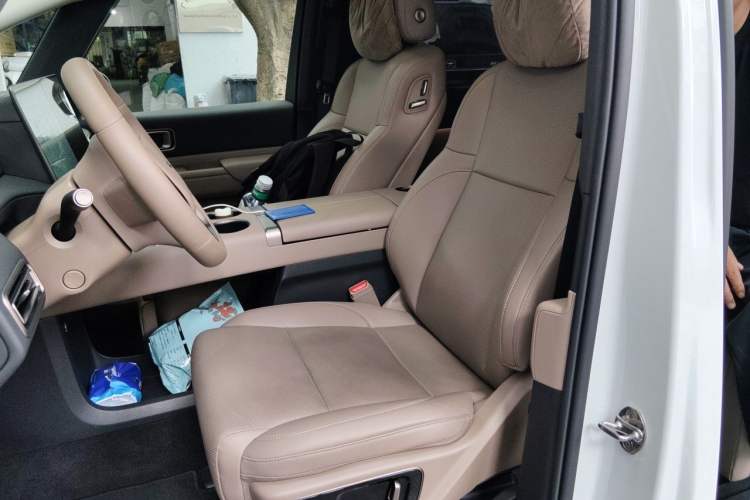 Used Li Auto MEGA 2025 Home Family Special Edition Left Front Seat