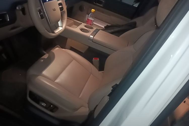 Used Li Auto MEGA 2025 Home Family Special Edition Left Front Seat