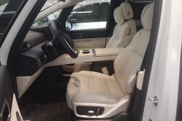 Used Li Auto MEGA 2025 Home Family Special Edition Left Front Seat