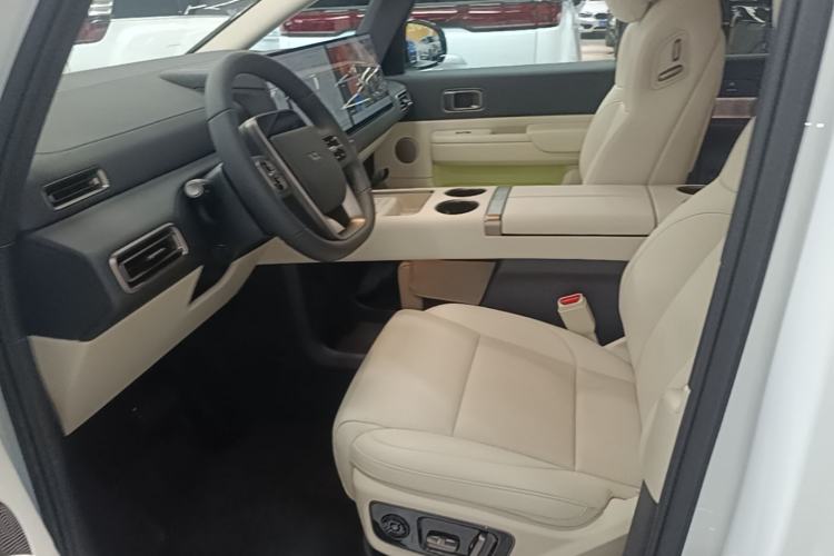 Used Li Auto MEGA 2025 Home Family Special Edition Left Front Seat