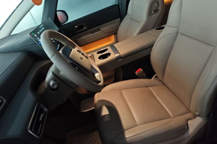 Used Li Auto MEGA 2025 Ultra Smart Refreshed Edition Left Front Seat