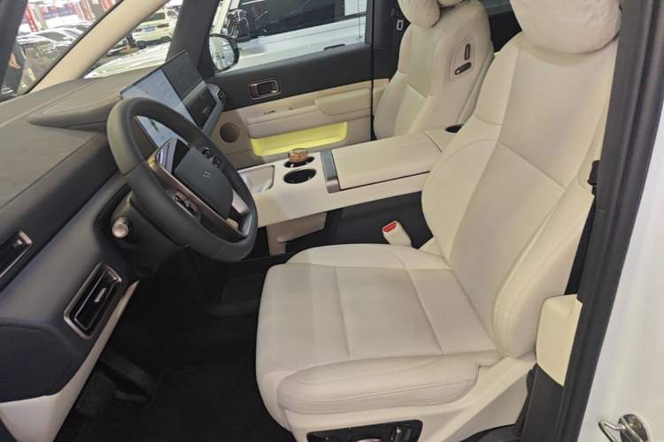 Used Li Auto MEGA 2025 Home Family Special Edition Left Front Seat