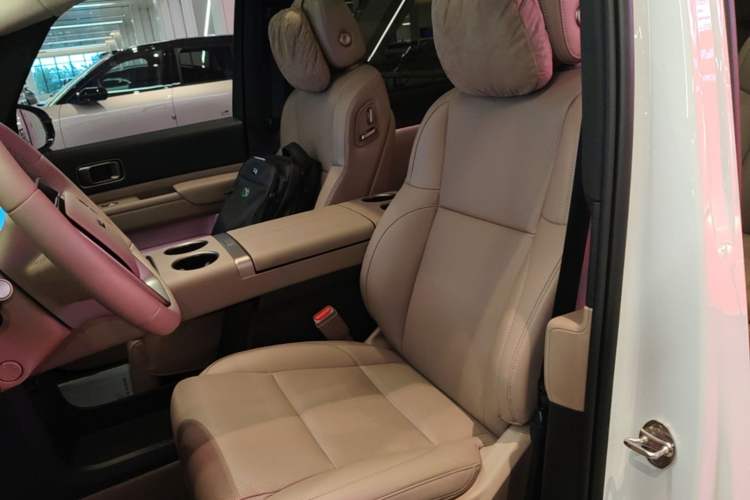 Used Li Auto MEGA 2025 Home Family Special Edition Left Front Seat