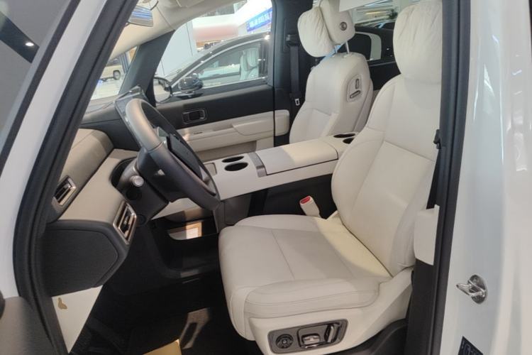 Used Li Auto MEGA 2025 Ultra Smart Refreshed Edition Left Front Seat