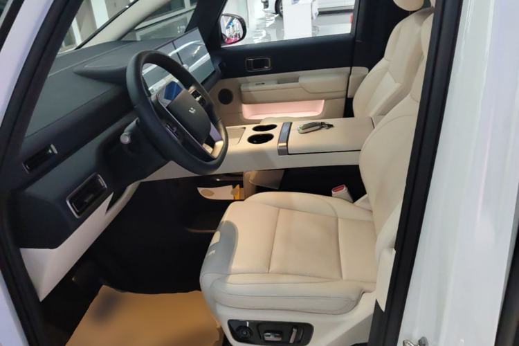 Used Li Auto MEGA 2025 Home Family Special Edition Left Front Seat