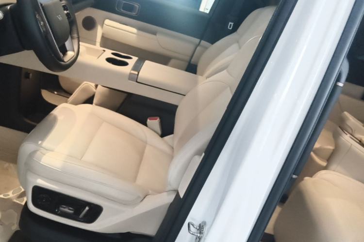 Used Li Auto MEGA 2025 Ultra Smart Refreshed Edition Left Front Seat