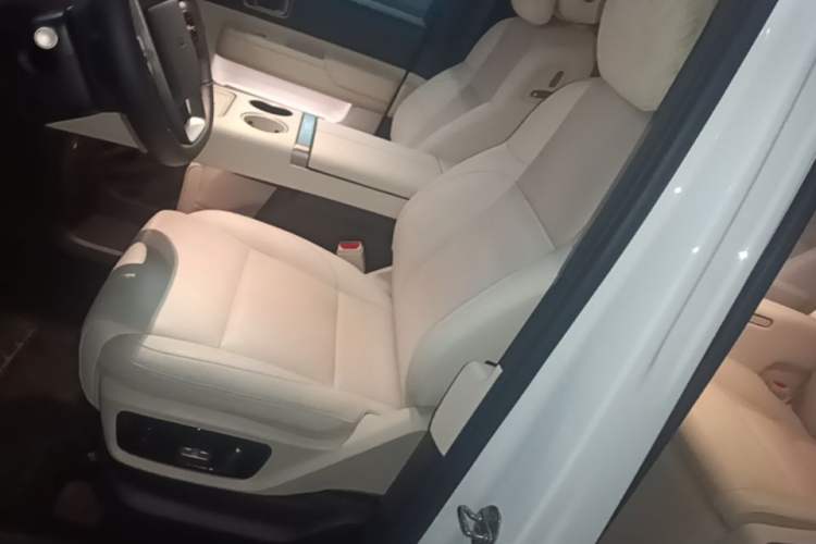 Used Li Auto MEGA 2025 Home Family Special Edition Left Front Seat