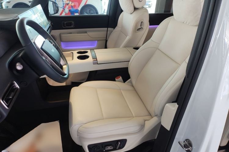 Used Li Auto MEGA 2025 Home Family Special Edition Left Front Seat