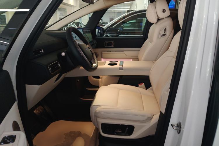 Used Li Auto MEGA 2025 Home Family Special Edition Left Front Seat