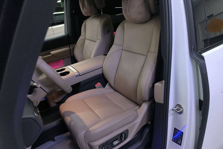 Used Li Auto MEGA 2025 Home Family Special Edition Left Front Seat